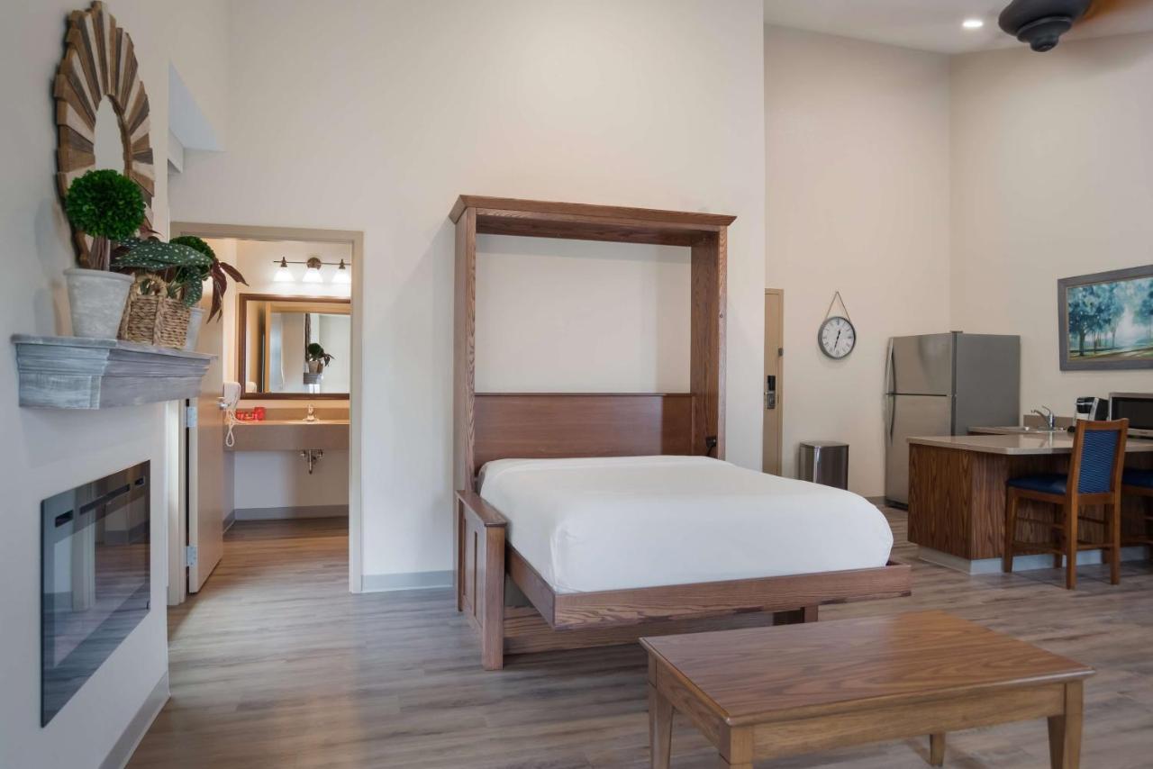 Surestay Plus Hotel By Best Western Elizabethtown Hershey Exterior photo